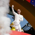 Doja Cat, Tems, J Balvin y Coldplay unen fuerzas en show de medio tiempo de la FIFA